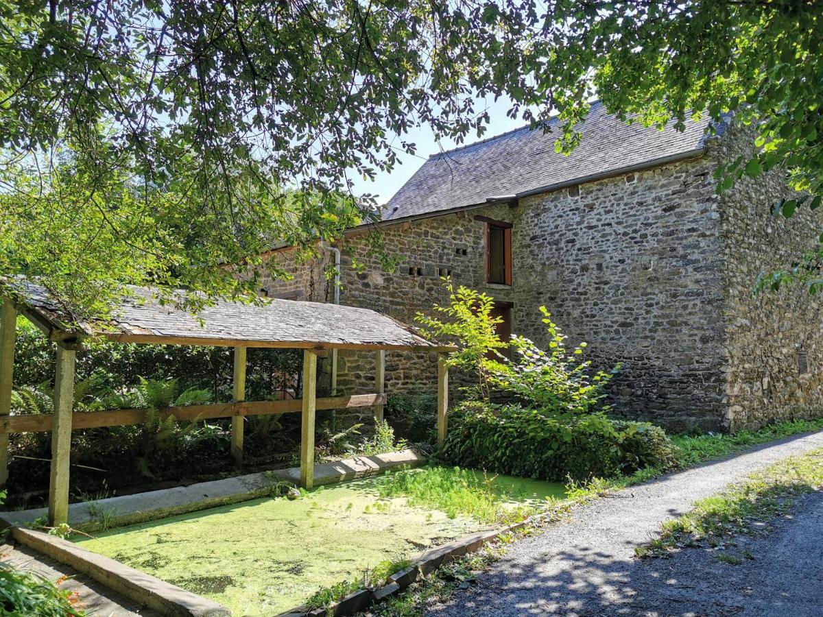 BRETON STONE COTTAGE WITH A GARDEN NEAR THE RIVER LA VICOMTE-SUR-RANCE  (Франция) | NOCHI